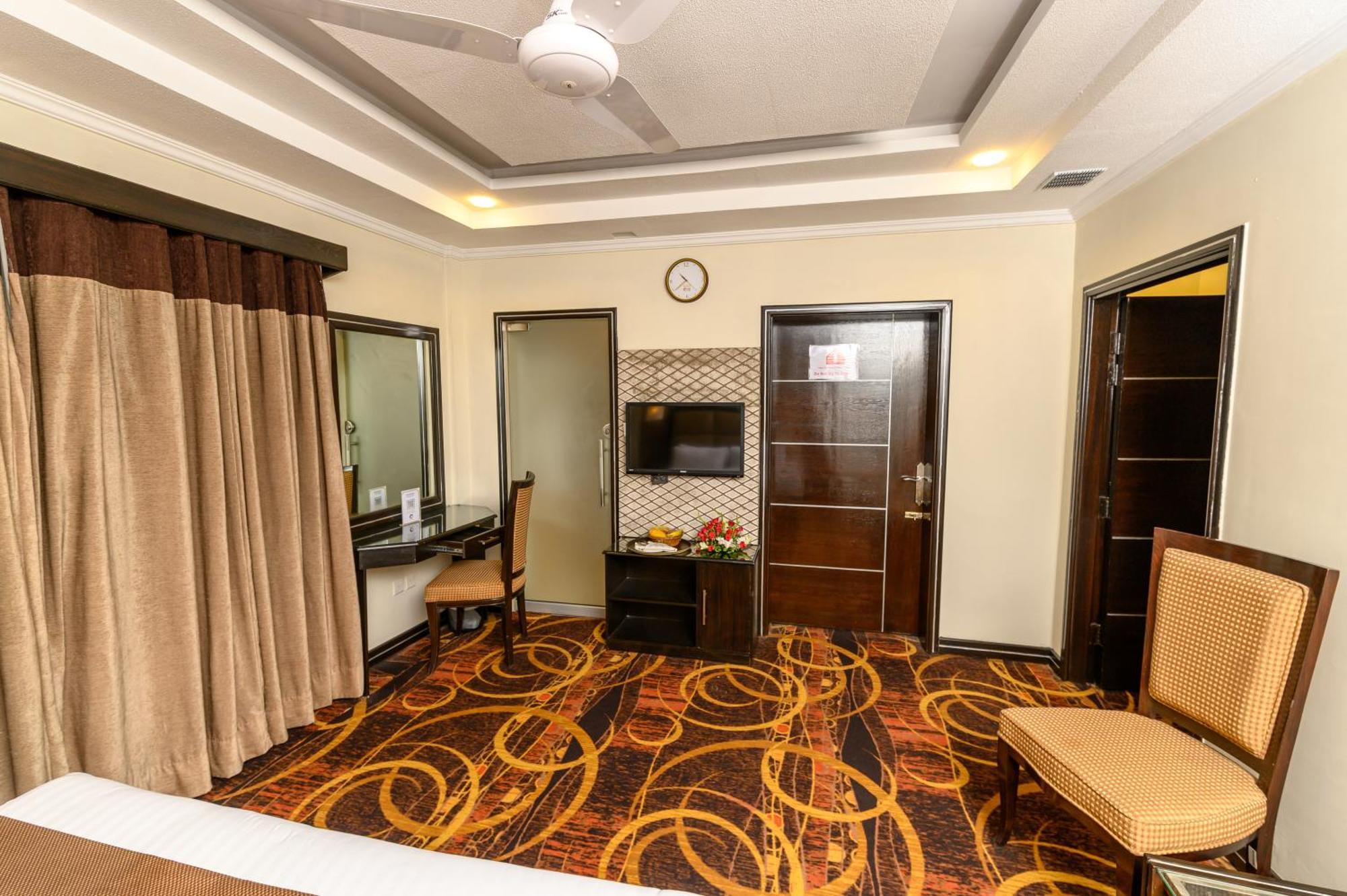 Hotel One Abbottabad Extérieur photo
